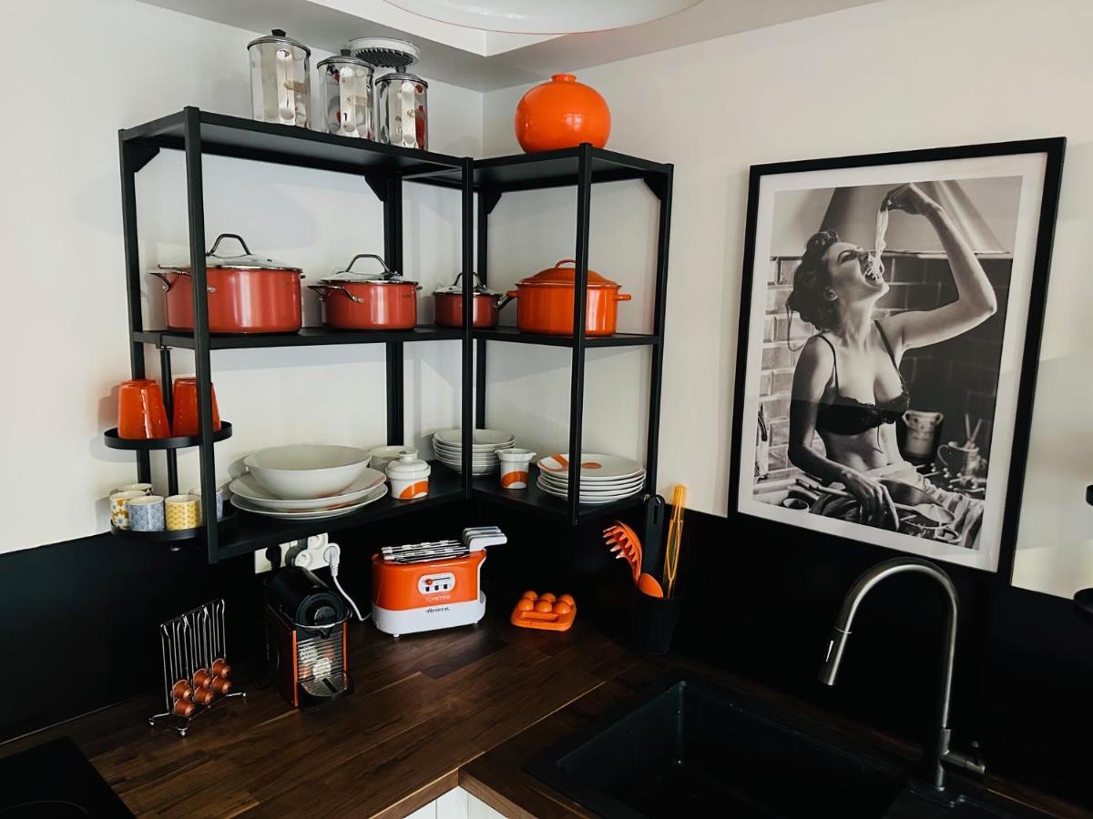Apartment Orange *